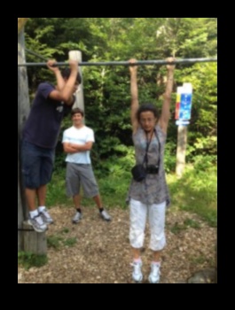 التدريبات في الغابات: تمارين في الهواء الطلق في الغابات السلمية