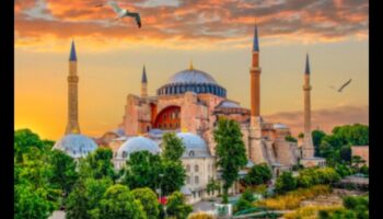 الصروح الملهمة: المعالم التي تدهش