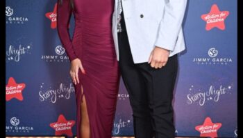 الليالي المرصعة بالنجوم: ملابس المشاهير لسحر المساء